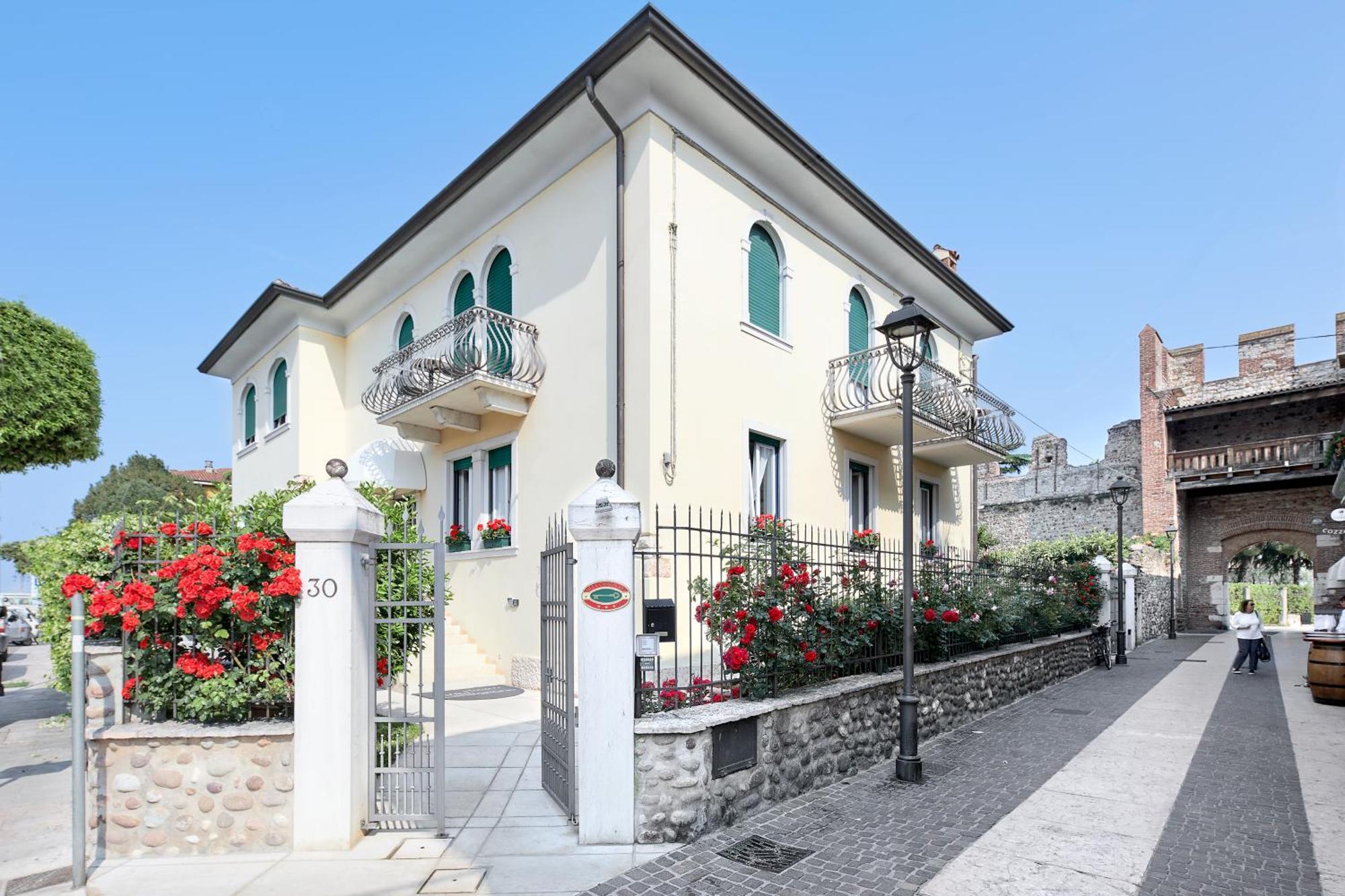 Hotel Villa Cansignorio Лацизе Екстер'єр фото